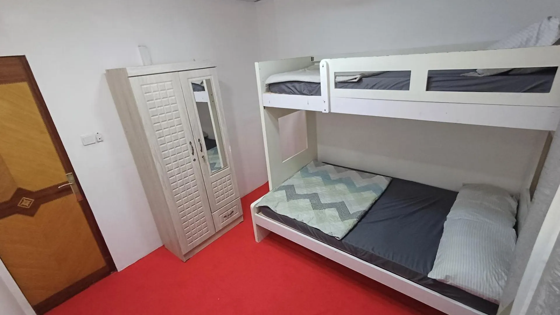 Homestay Sahara Hostel And Private Rooms Dubai